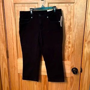 Size 12 Time and Tru Capri pant.